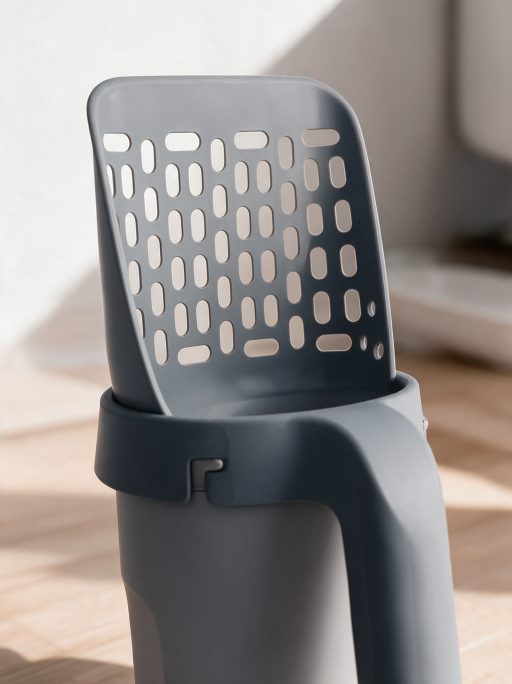 Litter Scoop with Holder